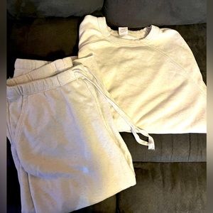 Size M sweatsuit. Matching sweatpants & sweatshirt from Walmart. Tan color